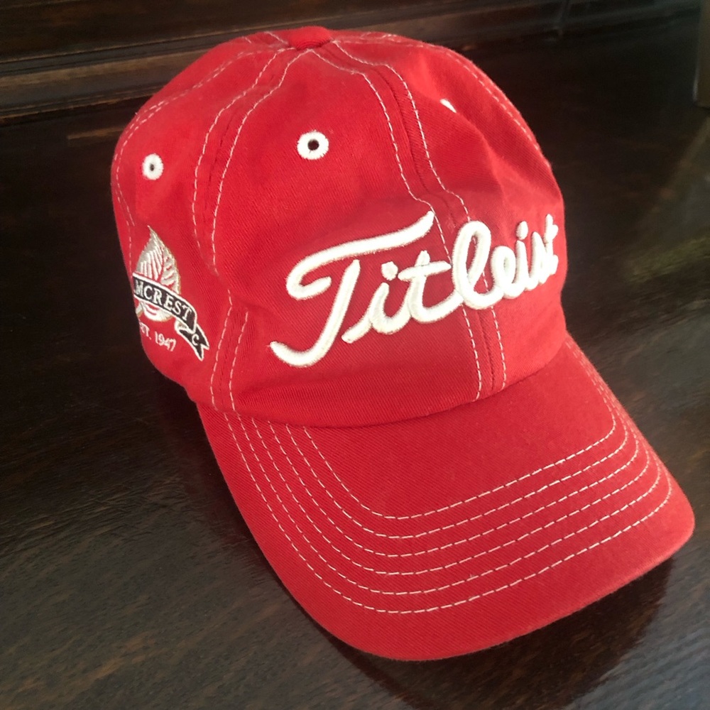 Titleist Red Cap with White Script Logo 🧢⛳️🏌️♀️🏌️♂️ - Picture 3 of 8